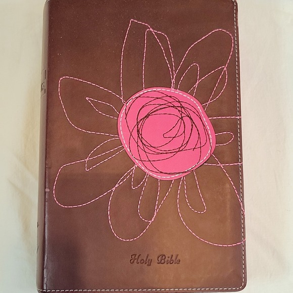 Zondervan Other - Zondervan NIV True Images Bible Teen Girls Brown Pink Flower Italian Duo-Tone